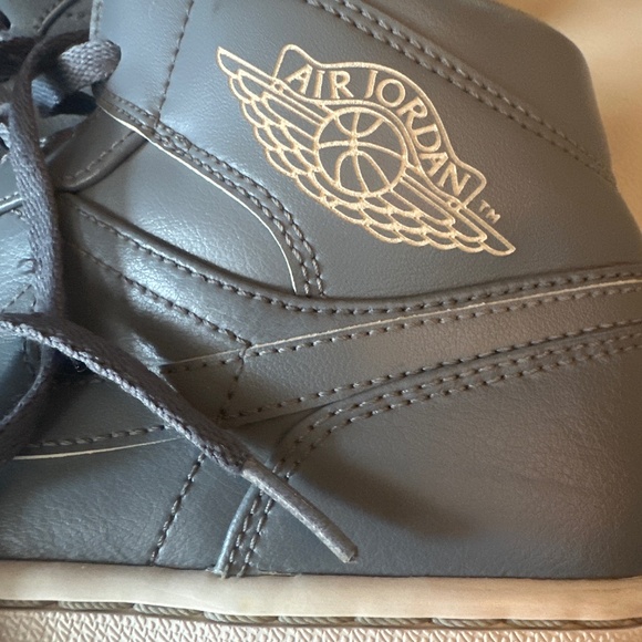 Air Jorden men shoes pure leather size 9 - Picture 3 of 12